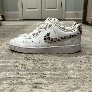 NIKE court vision low leopard swoosh size 8